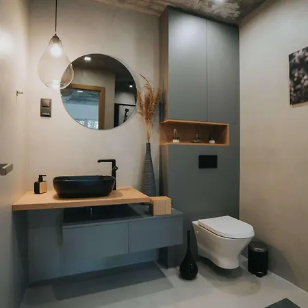 Ξενοδοχείο Nadfa Apartman *